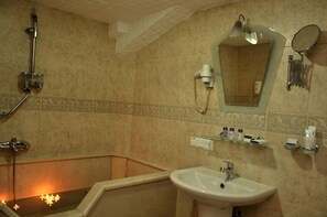 Comfort Loft, Smoking, Private Bathroom | Bathroom | Spring water tub, free toiletries, hair dryer, towels