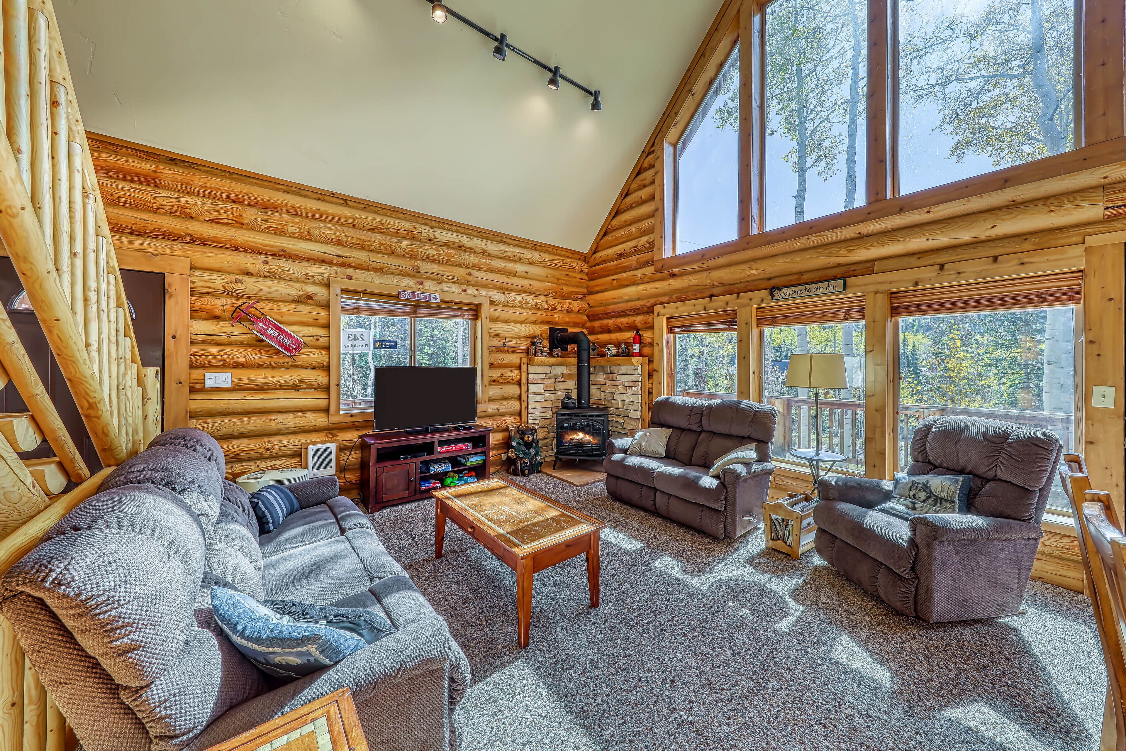 Exclusive cabin between Giant Steps and Navajo with wonderful home essentials