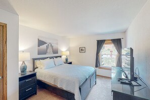 2 bedrooms, WiFi, bed sheets, wheelchair access