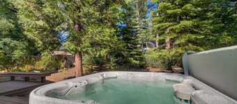 High Sierra at Dollar Point By Tahoe Getaways - Hot Tub, Dogs OK, Fenced Yard