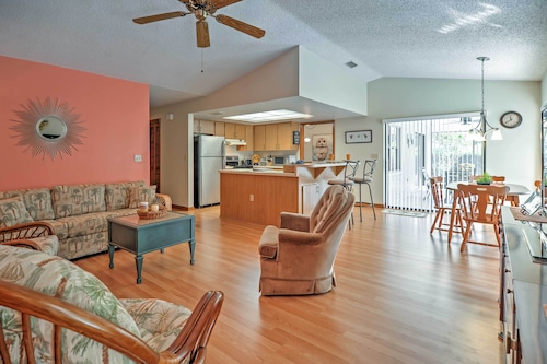 Koskematon Spring Hill House w / oma uima-allas ja Lanai