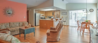 Lanai w/ Heated Pool: Pristine Spring Hill House