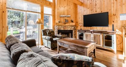 Familienfreundliches Zuhause mit Kamin, Terrasse, Grill, Tennis & Pool & Whirlpools!