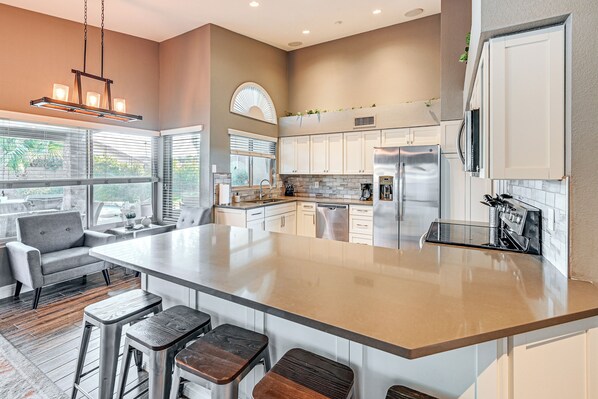 Fridge, microwave, stovetop, dishwasher - Saltwater Pool & Grill: Tempe Retreat! (Phoenix)