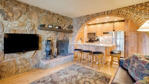 Interior - Riverside Condo in Downtown Winter Park! (Winter Park)