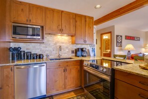 Fridge, microwave, stovetop, dishwasher - Silverthorne Condo: Patio, Mtn Views, Pool Access! (Silverthorne)