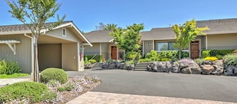 Peaceful Getaway on Silverado Golf Course w/ Patio