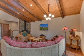 TV, fireplace, stereo