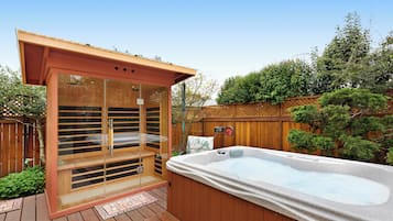 Baignoire à remous extérieure