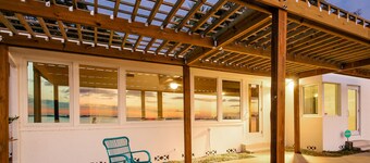 Oceanfront Home w/ Sunset Views of Sarasota Bay - Snowbirds Welcome, Dogs OK