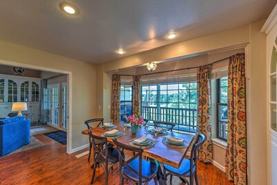 Upscale Flagstaff Home w/ Hot Tub & Mountain Views