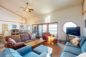 TV, DVD player, books - Lakeside Getaway w/ Shared Pool, Beautiful Views, & Private Beach Access (McCall)