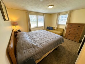 4 bedrooms, free WiFi, bed sheets