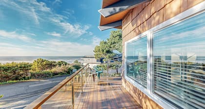 Sunny Home with Beautiful Ocean Views, WiFi, & Private Hot Tub