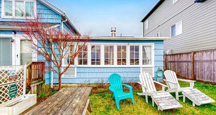 Beach House with Panoramic Bay Views, Walk to Bayfront Dining & Attractions