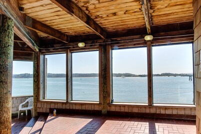 Private Bayfront Home with Fishing Dock - Dogs Welcome