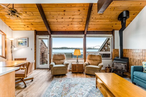 Private Bayfront Home with Fishing Dock - Dogs Welcome