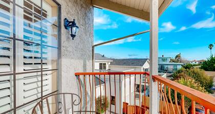 Vibrant home with breathtaking views & convenient location