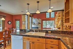 Interior - Winter Park Cabin - Walk to Main Street & Downtown (Winter Park)