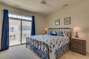 4 bedrooms, iron/ironing board, internet, bed sheets