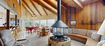 Maison unique en bord de mer avec vue magnifique sur l'océan et sauna privé!