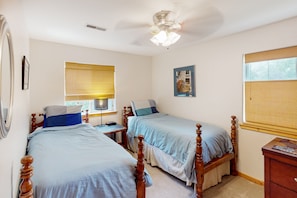 3 bedrooms, iron/ironing board, WiFi, bed sheets