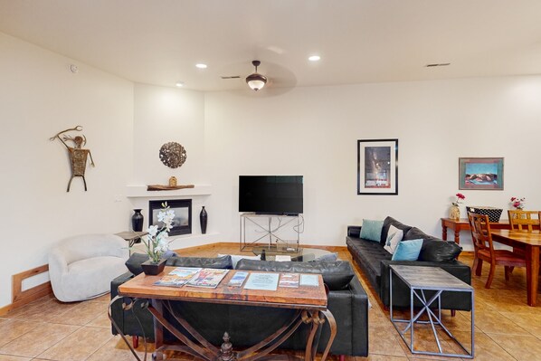 TV, fireplace, DVD player, books