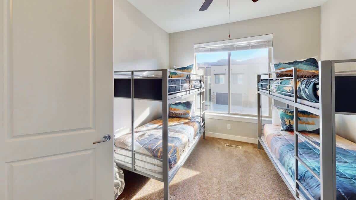 4 habitaciones, tabla de planchar con plancha y wifi gratis 