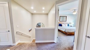 4 bedrooms, iron/ironing board, WiFi (free), bed sheets
