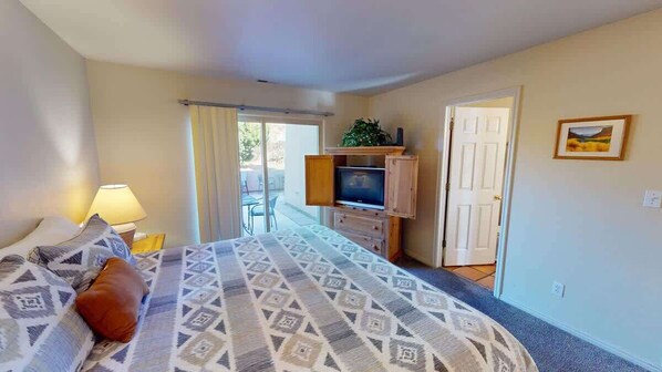 3 bedrooms, iron/ironing board, WiFi (free), bed sheets