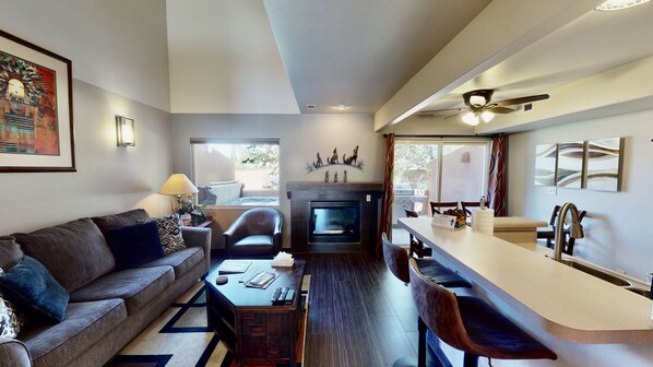 Smart TV, fireplace - The Hacienda ~ 3333 | 2 Bed, 2 Bath (Moab)