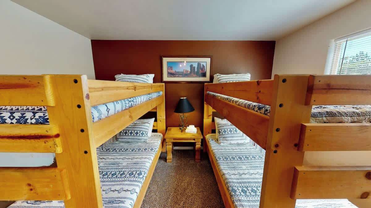 2 bedrooms, iron/ironing board, WiFi (free), bed sheets