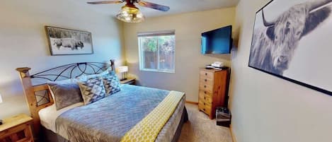 3 bedrooms, iron/ironing board, WiFi (free), bed sheets