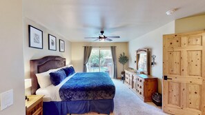 3 bedrooms, desk, iron/ironing board, free WiFi