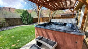 Outdoor spa tub - Arches West - 393, Townhome In Moab's most request (Moab)