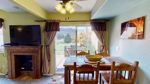 Dining - Adventure Villa ~ 3282 | 2 Bed, 2 Bath (Moab)