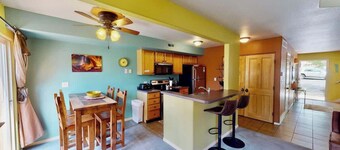 Condo de luxe 2 chambres avec une zone de couchage Loft Bonus. Vues Great Moab. Animaux de compagnie acceptés.