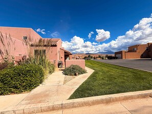 Unclassified image, 4 of 57, button
