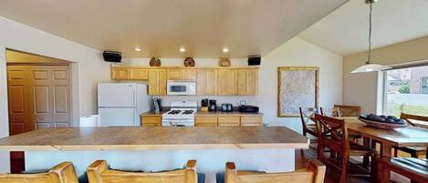 Coffee/tea maker, fridge, microwave, oven