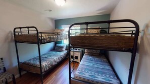 3 bedrooms, iron/ironing board, WiFi (free), bed sheets - Adventure Base Camp - 381, Downtown Moab, Private (Moab)