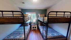 3 chambres, fer et planche à repasser, accès au Wi-Fi (inclus)