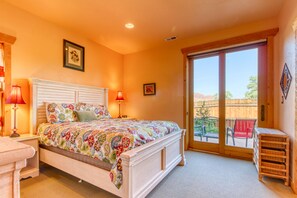 3 bedrooms, iron/ironing board, Internet, bed sheets