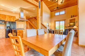 Dining - Welcoming Home with WiFi & Amazing Views - Dog-Friendly (Moab)