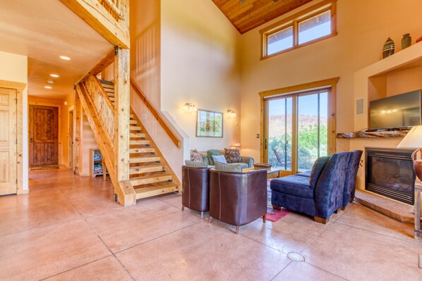 TV, peis og DVD-spiller