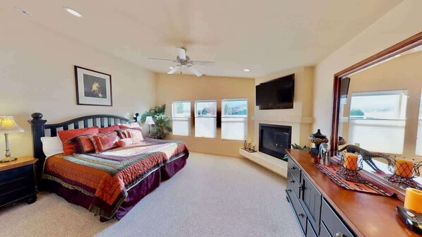 3 bedrooms, iron/ironing board, WiFi (free), bed sheets
