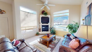 TV, fireplace