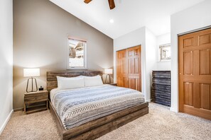 3 Schlafzimmer, Bügeleisen/Bügelbrett, WLAN, Bettwäsche