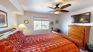 3 bedrooms, iron/ironing board, free WiFi, bed sheets