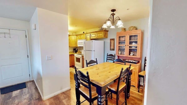 Dining - Red Cliffs Condos - 1H, Enjoy Moab Rim Views While (Moab)