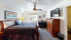 3 bedrooms, iron/ironing board, WiFi (free), bed sheets - Red Cliffs Condos - 1H, Enjoy Moab Rim Views While (Moab)